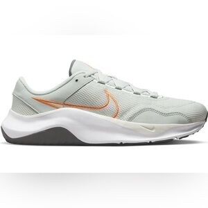 Nike Legend Essential 3 Men’s Size 11 in Light Silver and Summit White